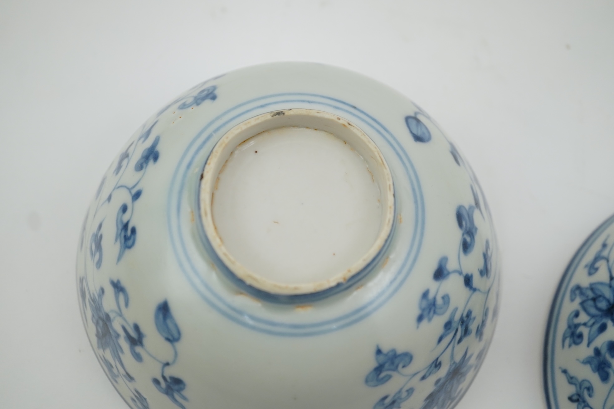 A pair of Chinese blue and white bowls, Ming Dynasty